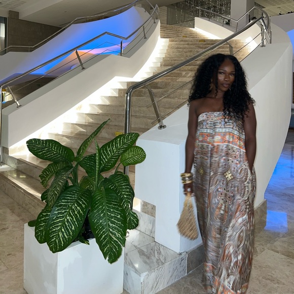 Meet your Posher, Life - Picture 2 of 3